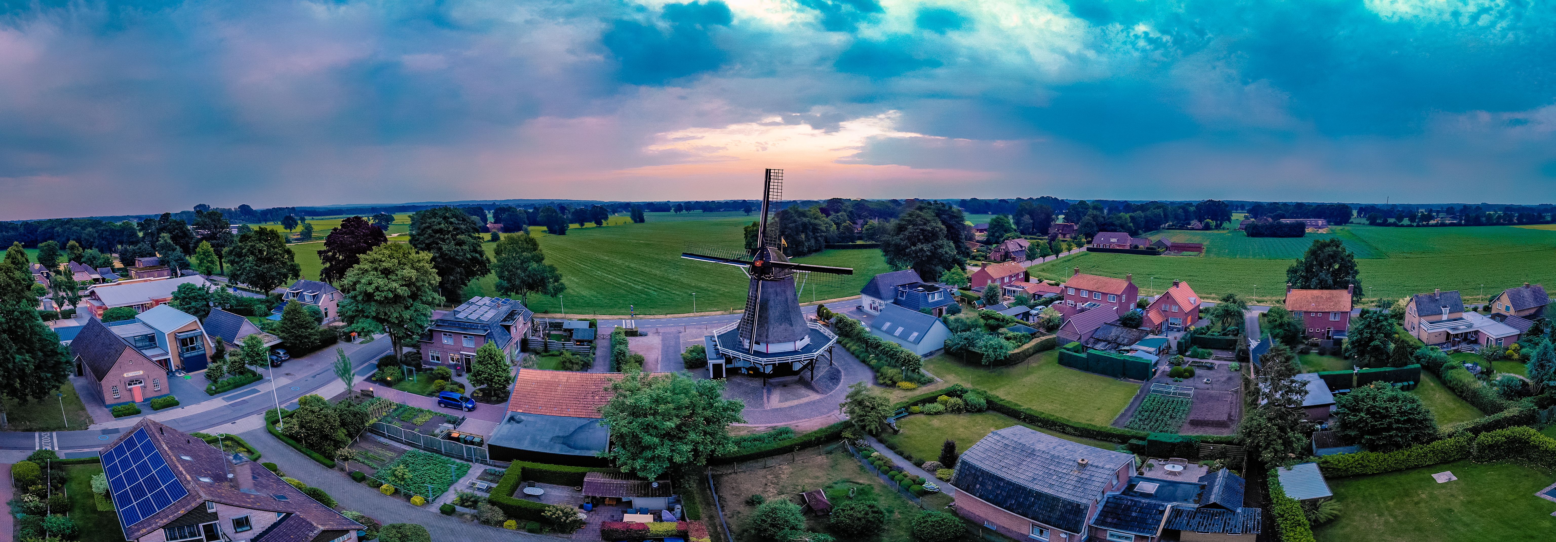 Monument Holten